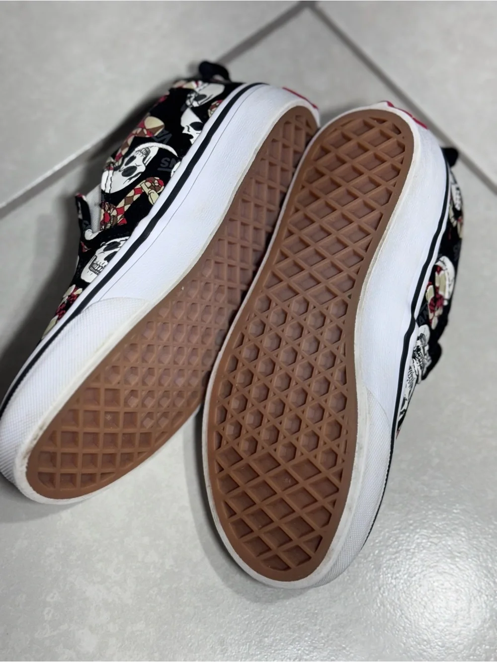 Vans bold skull